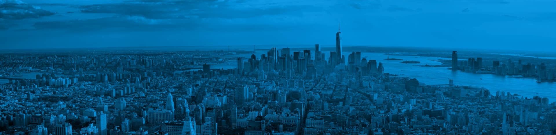 Panorama Manhattanu z niebieskim overlayem.